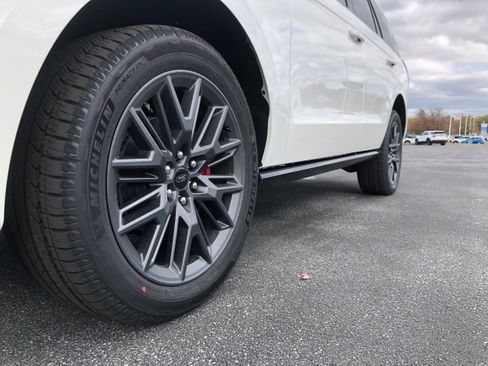 New 2025 Ford Expedition Platinum w/ Stealth Performance Package image 25