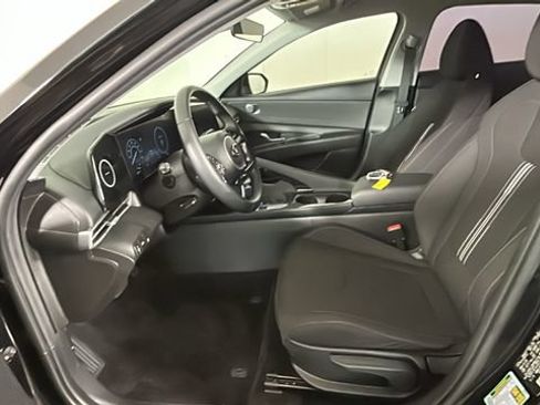 Used 2023 Hyundai Elantra SEL w/ Convenience Package FWD image 11