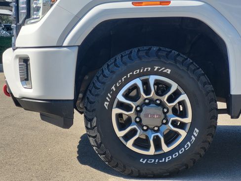 Used 2023 GMC Sierra 2500 AT4 w/ Gooseneck/5TH Wheel Package AWD/4WD image 9