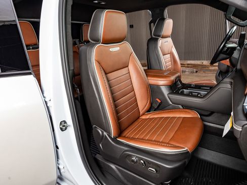 Used 2024 GMC Sierra 3500 Denali Ultimate image 30