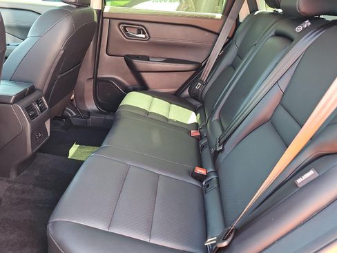 Used 2023 Nissan Rogue SV w/ SV Premium B Package AWD/4WD image 13