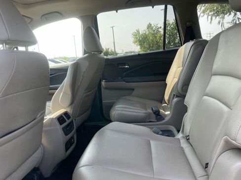Used 2020 Honda Pilot Touring image 11