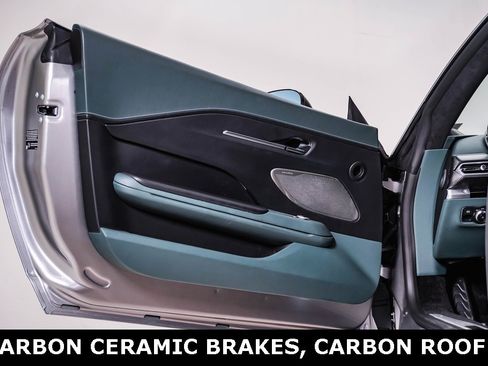 Used 2025 Aston Martin V8 Vantage Coupe image 29