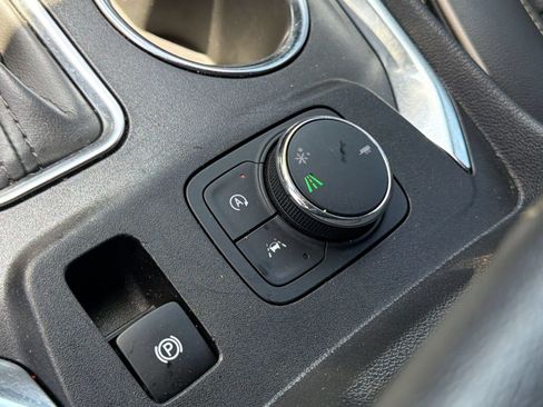 Used 2023 Chevrolet Traverse Premier w/ Redline Edition FWD image 21