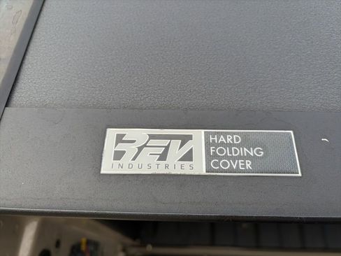 Used 2022 GMC Sierra 1500 AT4 w/ AT4 Premium Package image 15