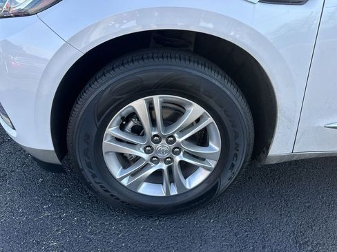 Used 2021 Buick Enclave Essence w/ Sound and Sites Package image 10