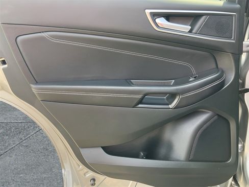 Used 2024 Ford Edge Titanium image 41