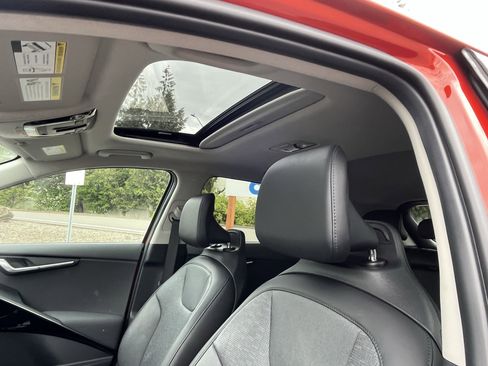 Used 2023 Kia Niro Wave w/ Wave Preserve Package FWD image 19