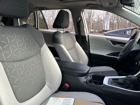New 2025 Toyota RAV4 XLE image 18