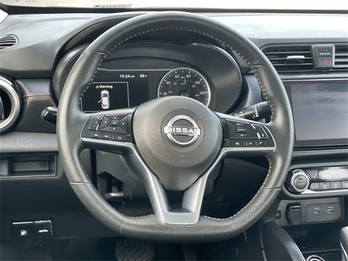 Used 2025 Nissan Versa SR w/ Trunk Package image 9