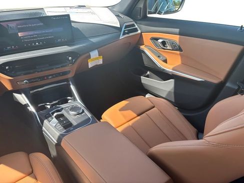 Used 2025 BMW 330i xDrive Sedan w/ Premium Package image 27