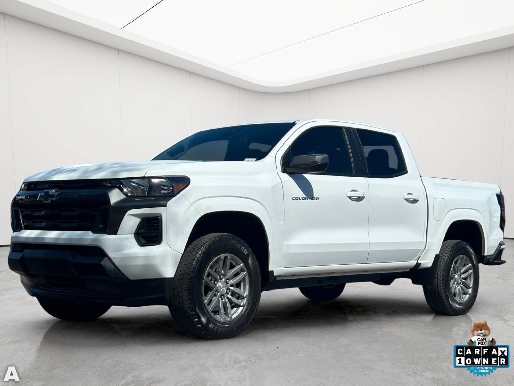 Used 2023 Chevrolet Colorado LT w/ LPO, Pro Essentials Package RWD image 2