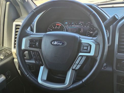 Used 2022 Ford F350 Lariat w/ Black Appearance Package image 10