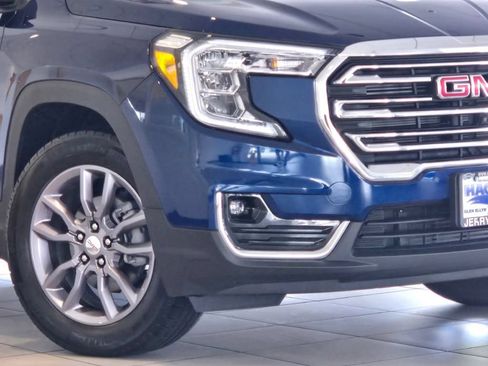 Certified 2023 GMC Terrain SLT w/ Infotainment Package II AWD/4WD image 2