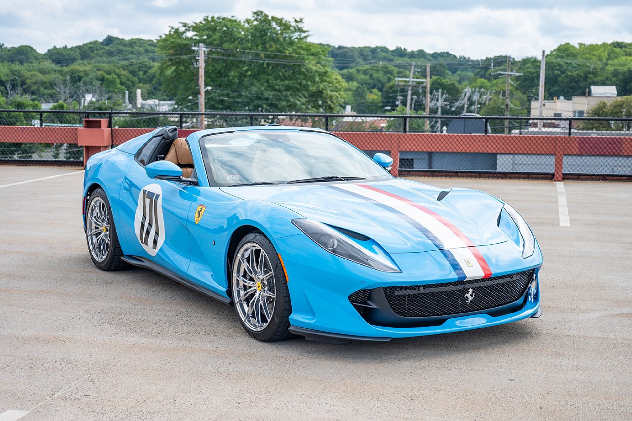 Used 2022 Ferrari 812 GTS RWD image 7