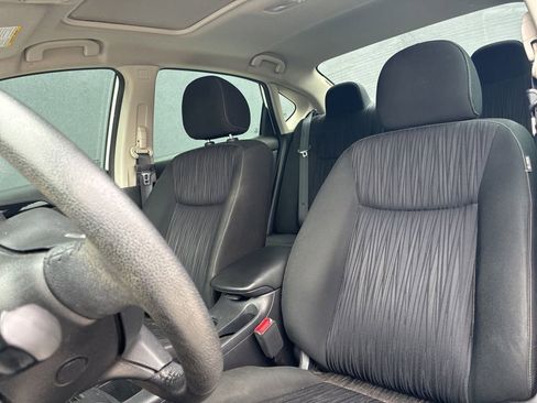 Used 2019 Nissan Sentra SV w/ Special Edition Package FWD image 15