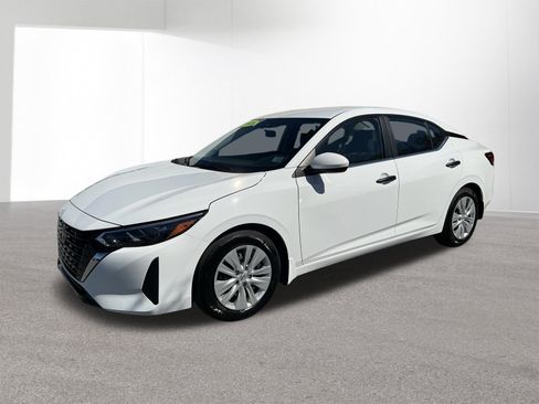 Used 2025 Nissan Sentra S FWD image 7