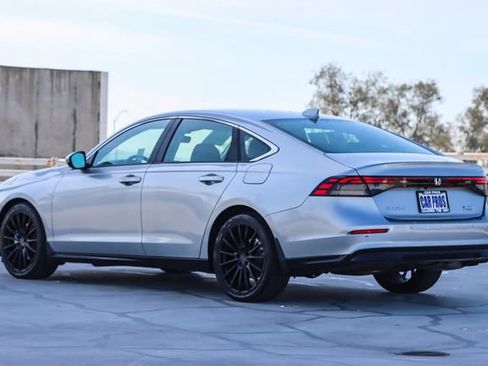 Used 2025 Honda Accord Touring image 6