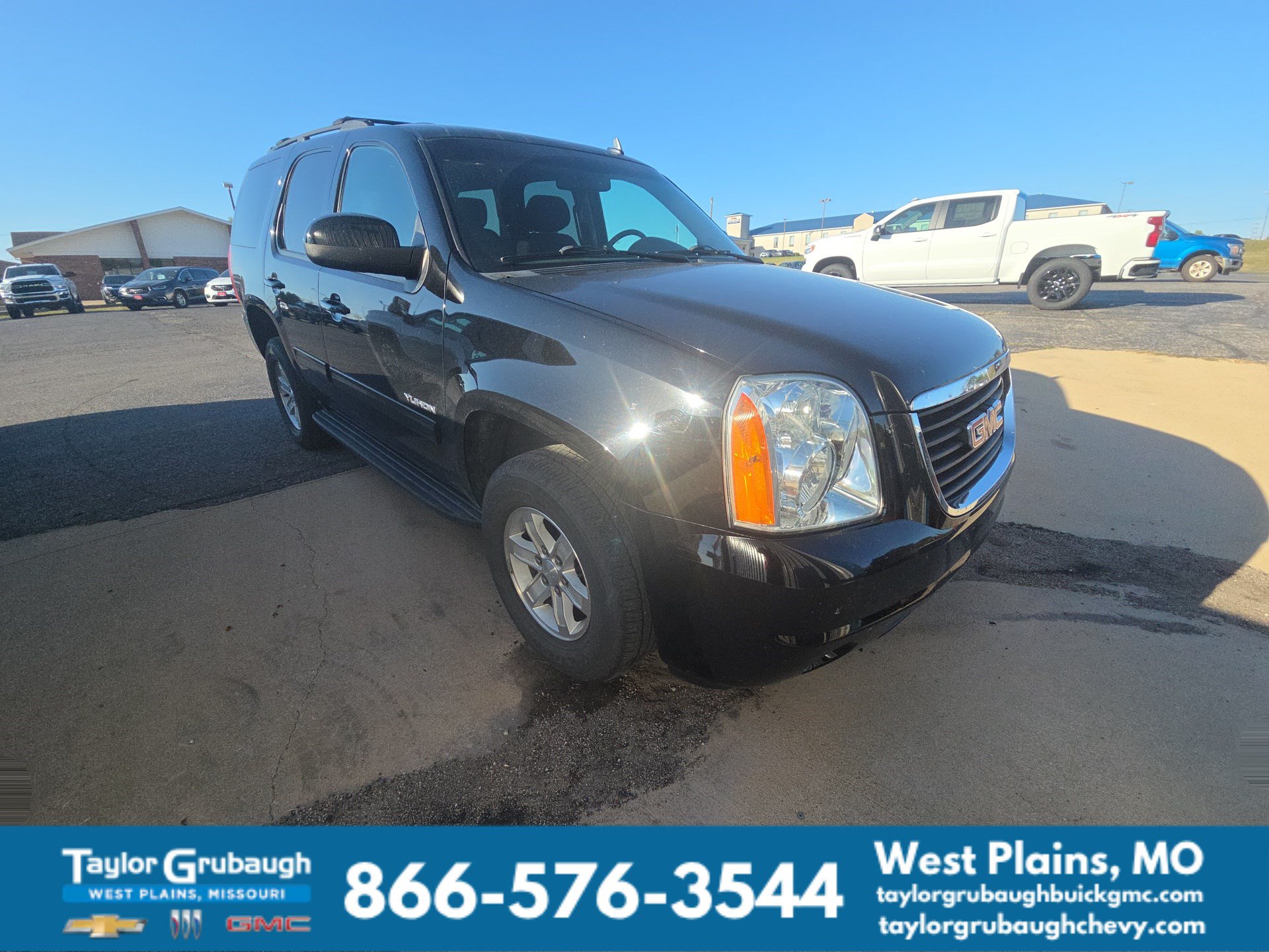 Used 2013 GMC Yukon SLE w/ Convenience Package AWD/4WD image 1