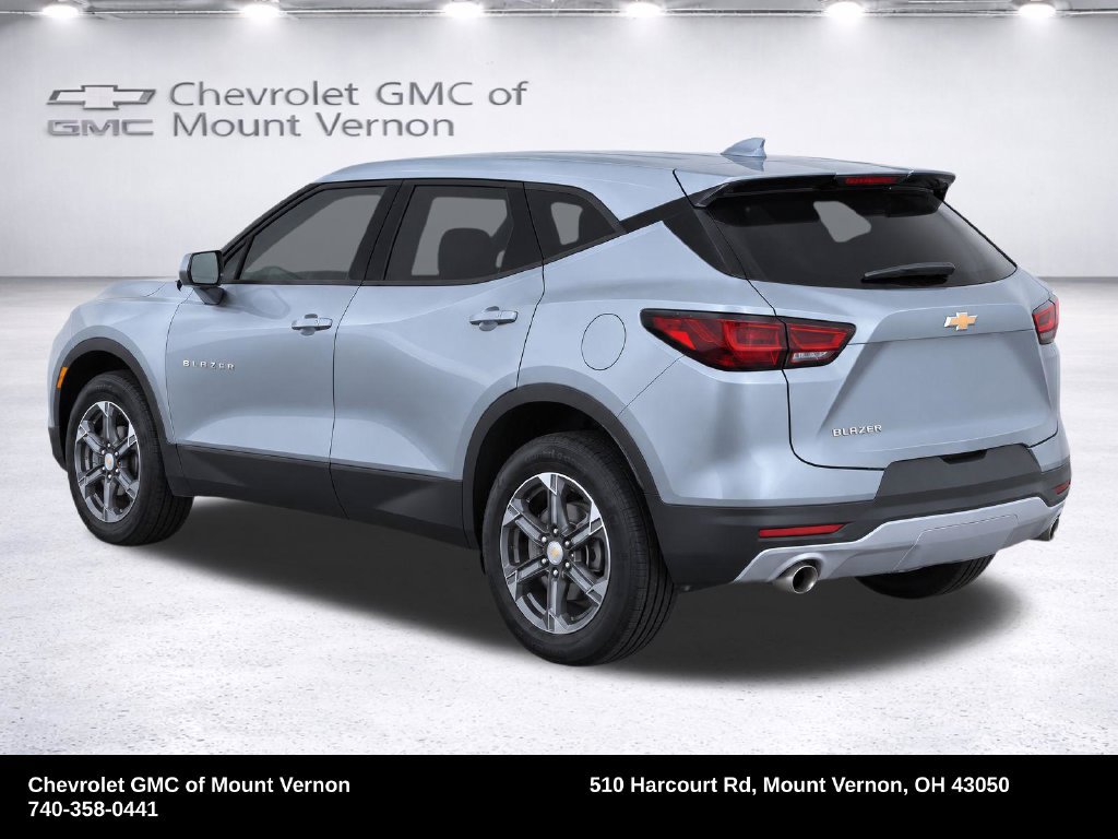 Used 2026 Chevrolet Blazer LT FWD image 3