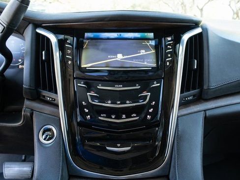 Used 2015 Cadillac Escalade ESV Premium image 14