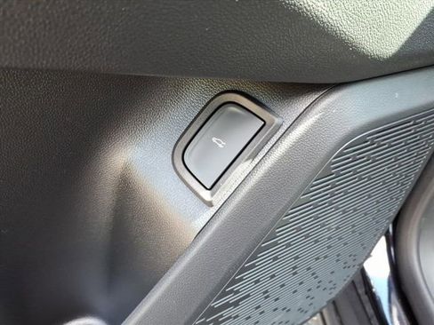 New 2026 Chevrolet Equinox LT w/ Convenience Package II image 12