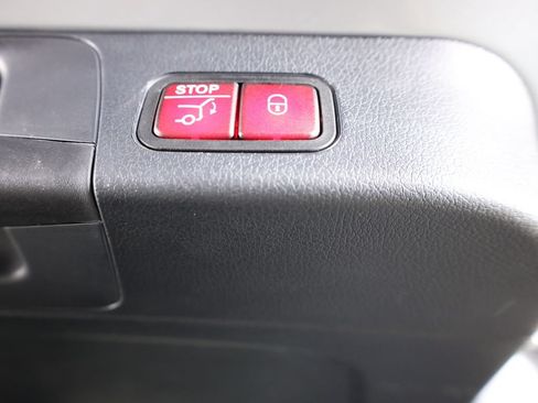 Certified 2026 Mercedes-Benz GLB 250 4MATIC image 64