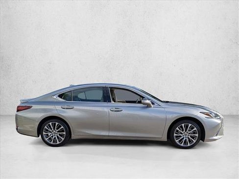 Used 2019 Lexus ES 300h image 4