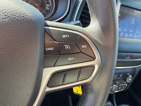 Used 2020 Jeep Cherokee Latitude image 27