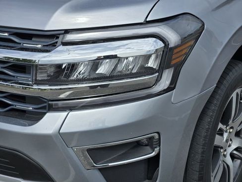 Used 2024 Ford Expedition Max Limited AWD/4WD image 8