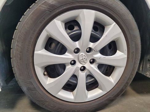 Used 2022 Toyota Corolla LE image 31