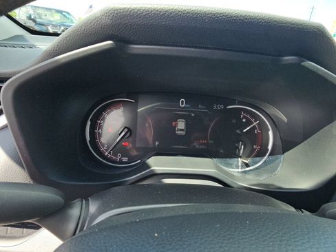Used 2025 Toyota RAV4 XLE AWD/4WD image 15