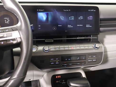 Used 2025 Hyundai Kona SEL image 5