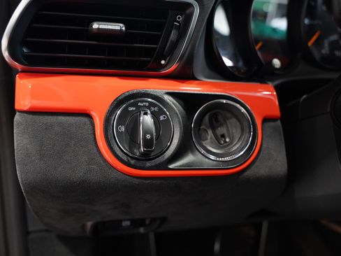 Used 2018 Porsche 911 GT3 RWD image 27