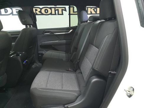 Used 2026 GMC Acadia Elevation AWD/4WD image 9