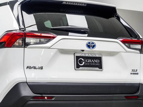 Used 2024 Toyota RAV4 XLE AWD/4WD image 13