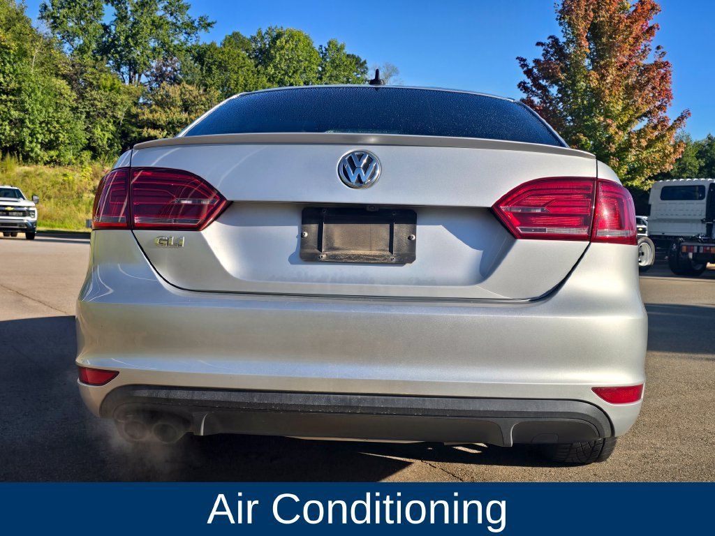 Used 2014 Volkswagen Jetta GLI Autobahn FWD image 3