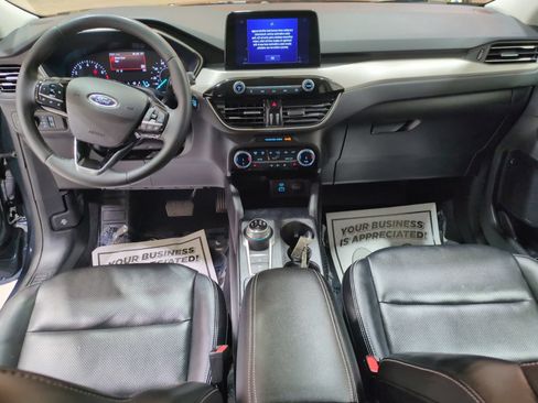 Used 2022 Ford Escape SEL AWD/4WD image 16