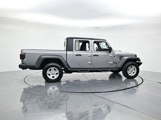 Used 2020 Jeep Gladiator Sport w/ Quick Order Package 24S video 2