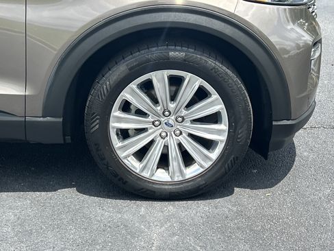 Used 2021 Ford Explorer Limited w/ Equipment Group 301A RWD image 33