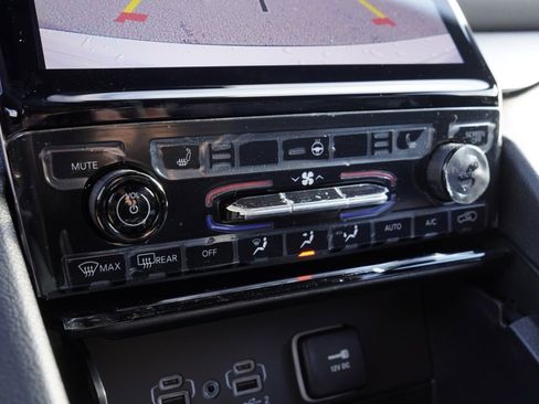 New 2025 Jeep Grand Cherokee L Limited w/ Black Appearance Package image 18