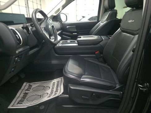 Used 2025 Ford Expedition Platinum AWD/4WD image 19