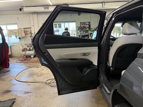 Used 2025 Hyundai Tucson Limited AWD/4WD image 17