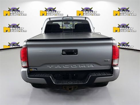 Used 2017 Toyota Tacoma SR5 image 6