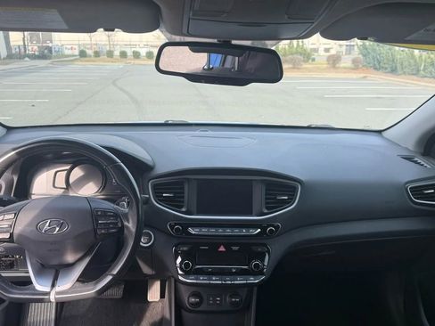 Used 2018 Hyundai Ioniq Electric FWD image 11