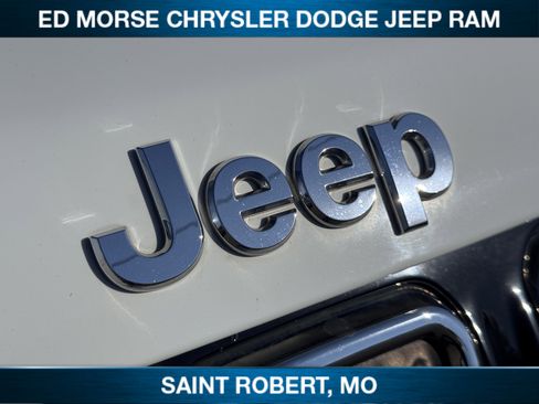 Certified 2022 Jeep Compass Limited image 11