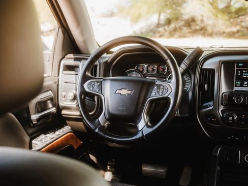 Used 2016 Chevrolet Silverado 1500 LTZ w/ LTZ Plus Package image 31