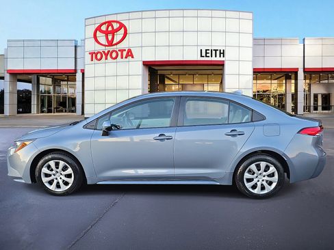 Used 2022 Toyota Corolla LE image 8