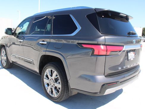 Certified 2024 Toyota Sequoia Capstone AWD/4WD image 5