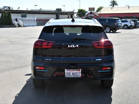 Used 2022 Kia Niro EX FWD image 7